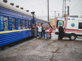 MSF's first medical referral train arrives in Lviv, Ukraine, on Friday, April 1 2022.