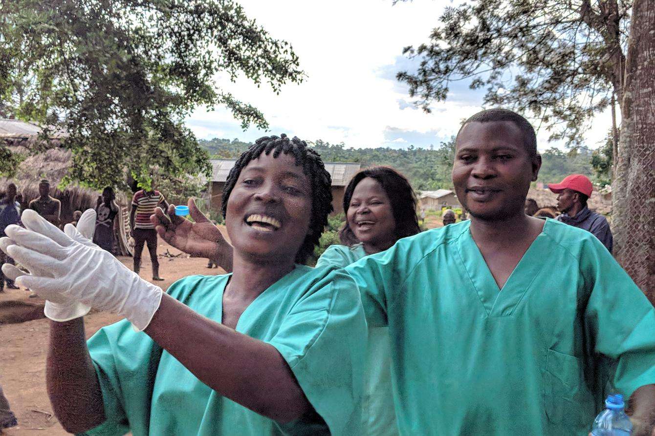 Cured Ebola patient receives cheers 