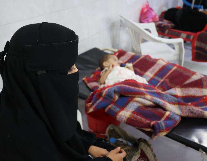 A patient and her daughter at MSF treatment center in Yemen. 