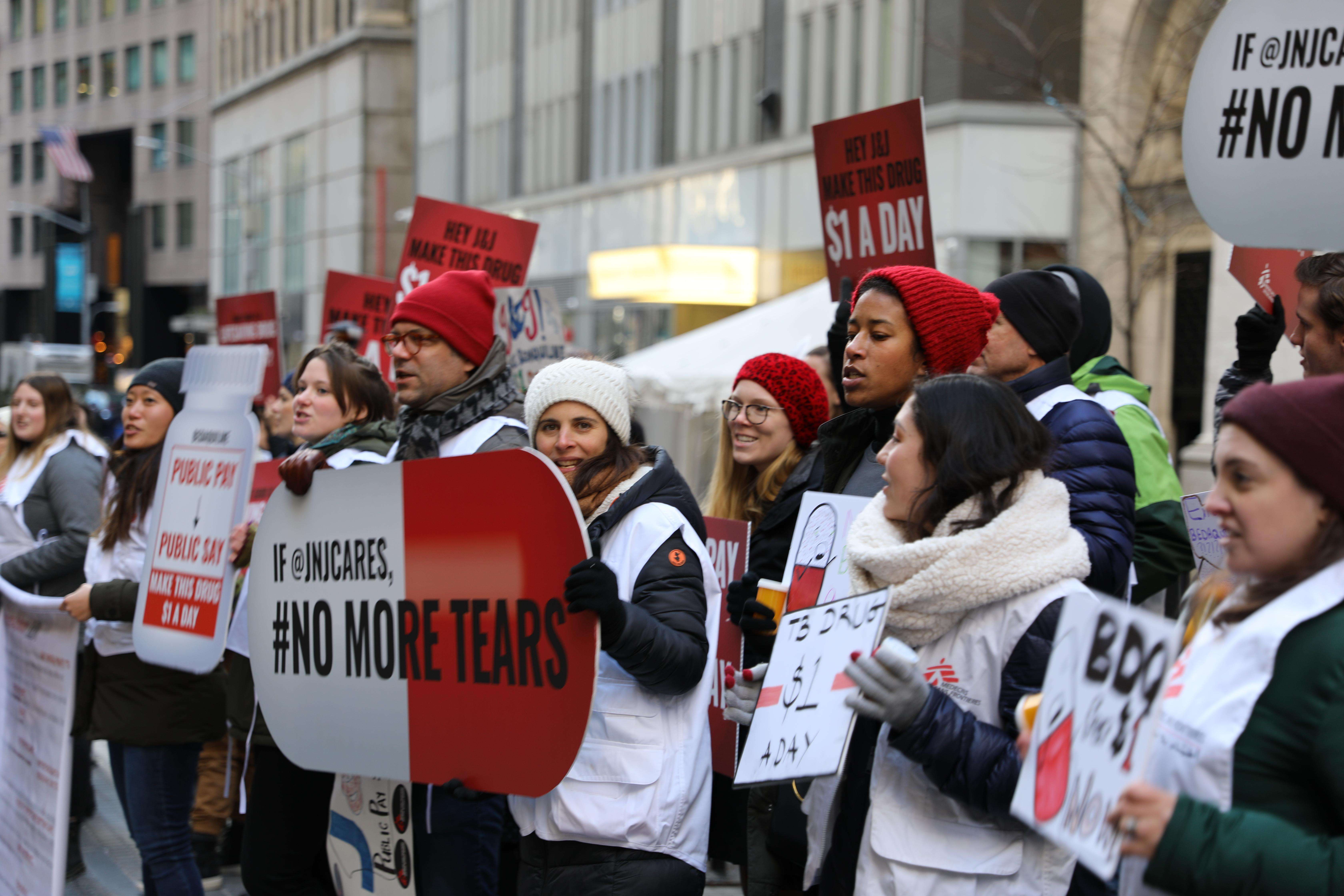 In front of the New York Stock Exchange, MSF demands J&J lower the price of the lifesaving TB drug bedaquiline following their US$82.1 billioin sales announcement.