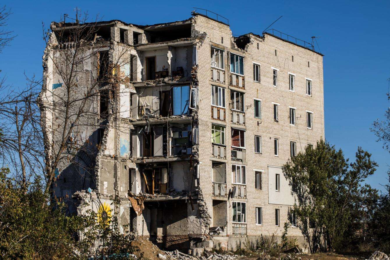Destroyed building in the city of Izium that was reconquered by the Ukrainian army.