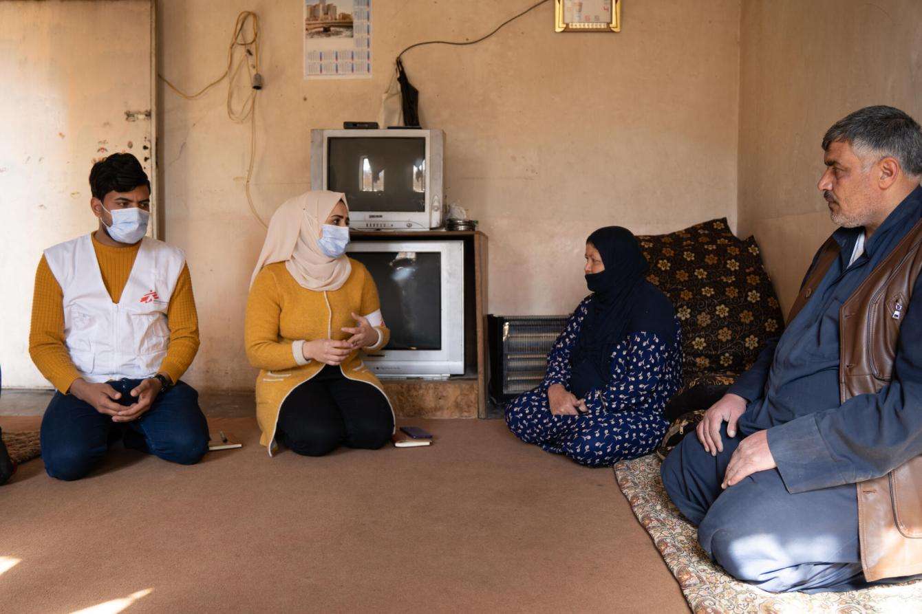 MSF's mental health promotion team provides an awareness session in the home of a family in Hawija, Iraq.